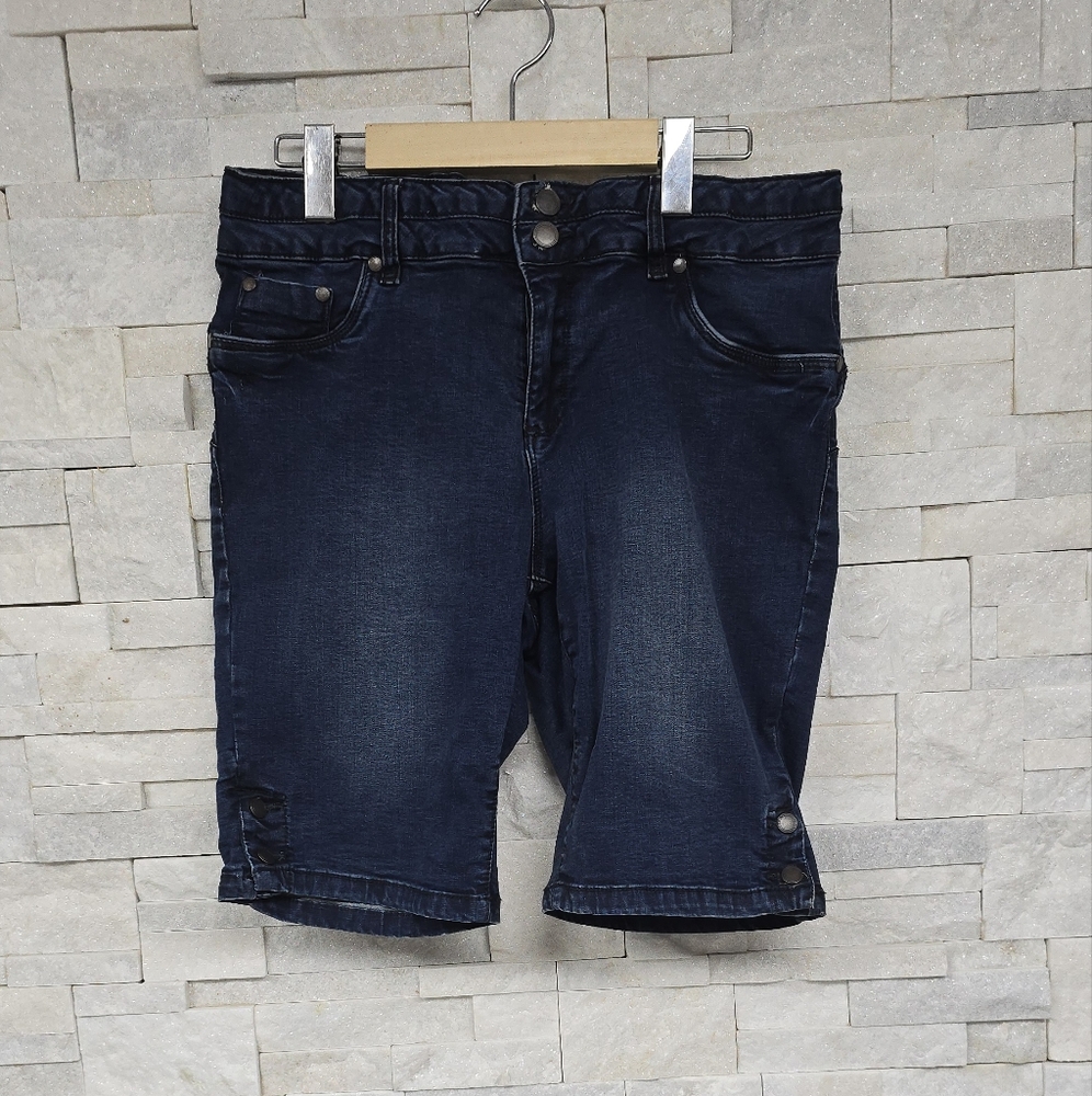 ✨ Women’s Denim Shorts Bundle – Size 12 – 4 Stylish Pairs – Chic & Casual - Picture 9 of 16